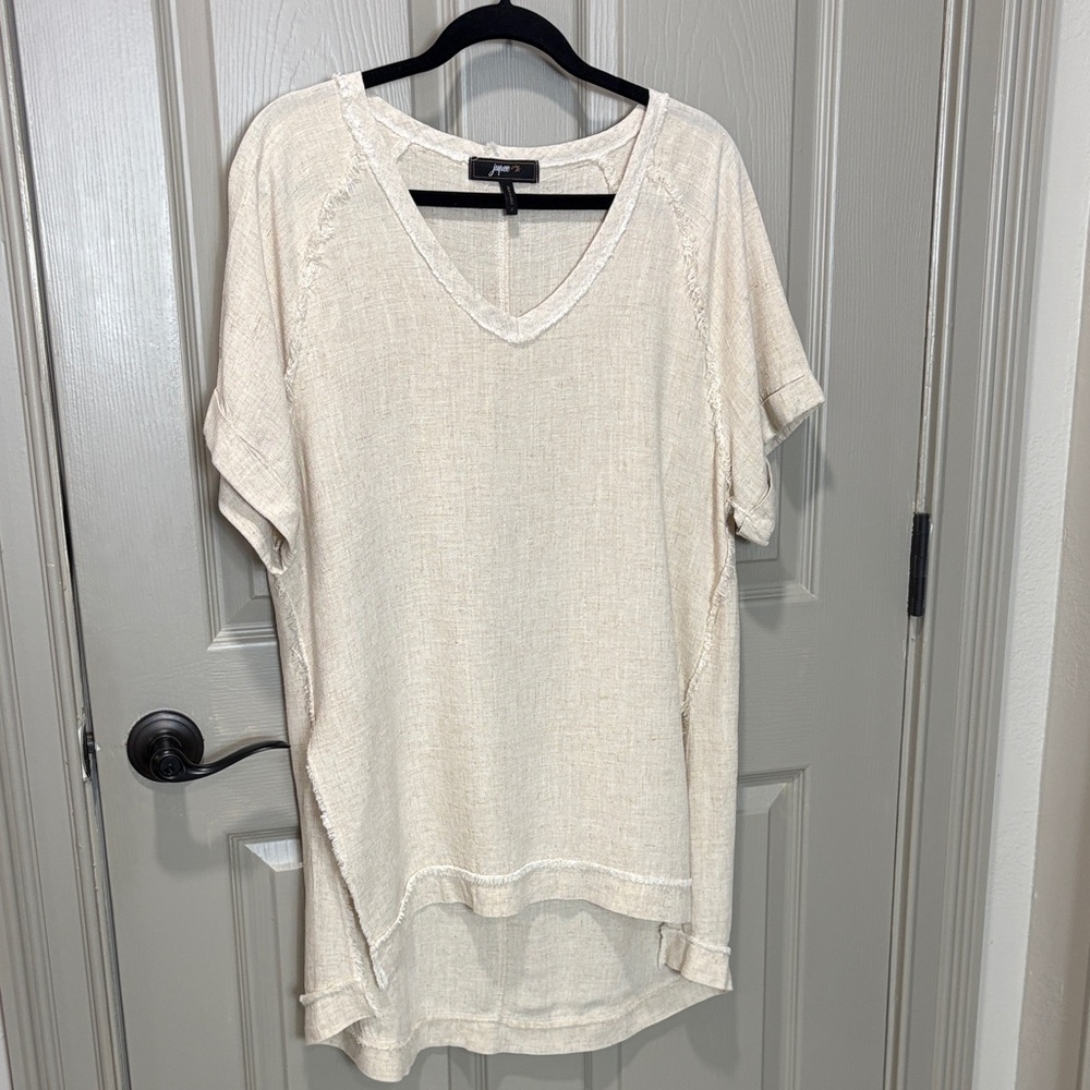 Jupee Beige Short Sleeve V-Neck Tunic NWOT Sz S